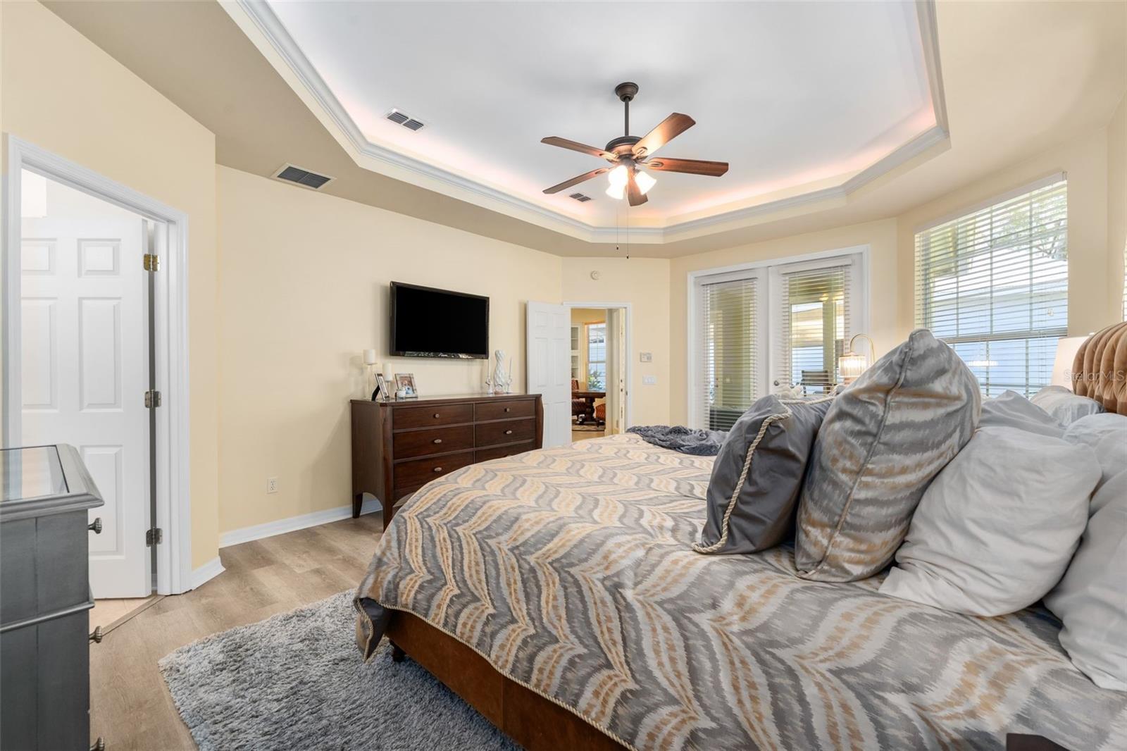 Image 19 of 41 For 10232 52nd Avenue