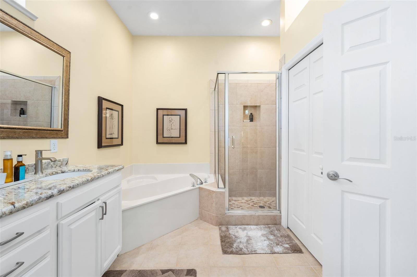 Image 20 of 41 For 10232 52nd Avenue