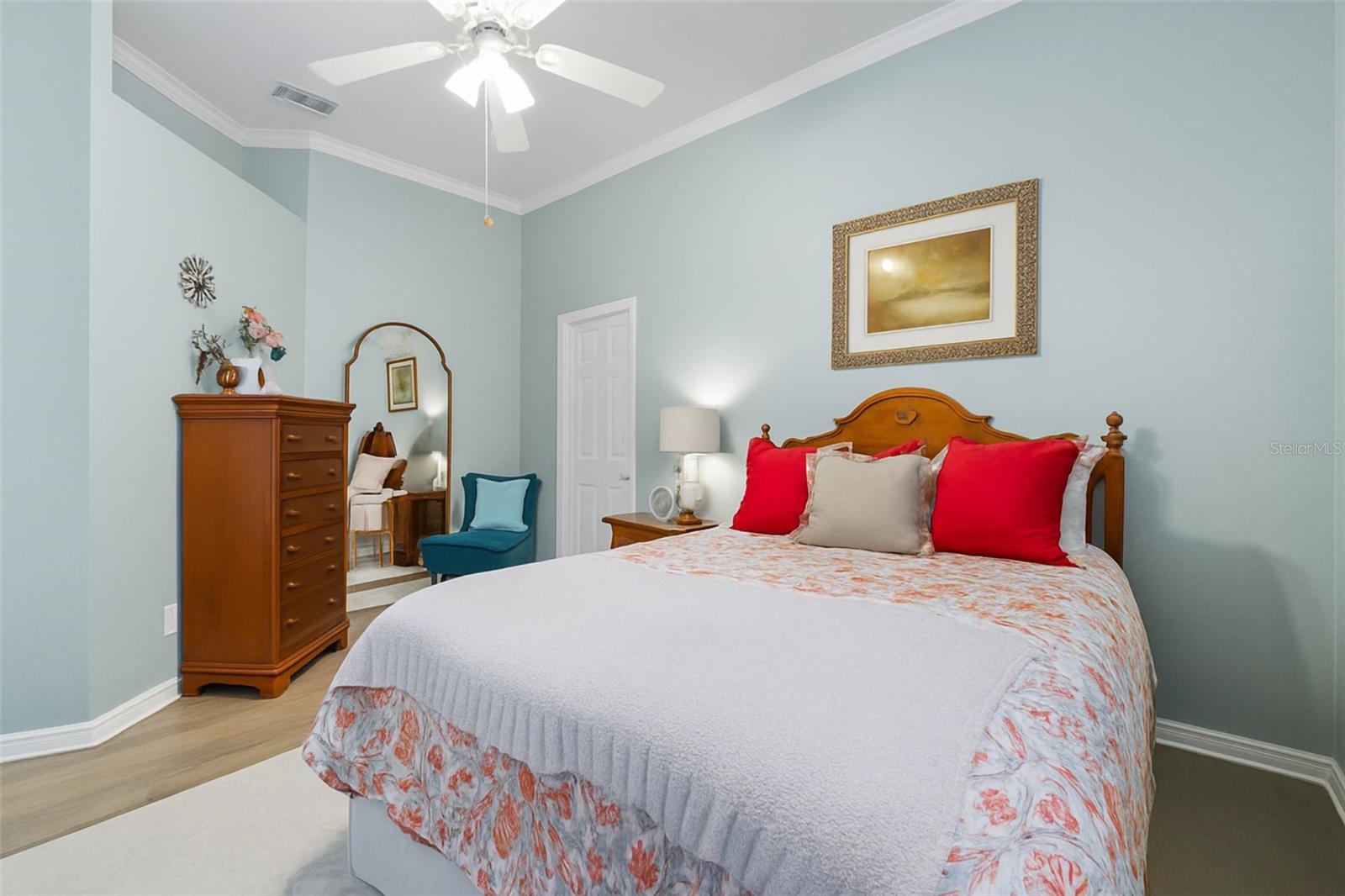 Image 25 of 41 For 10232 52nd Avenue