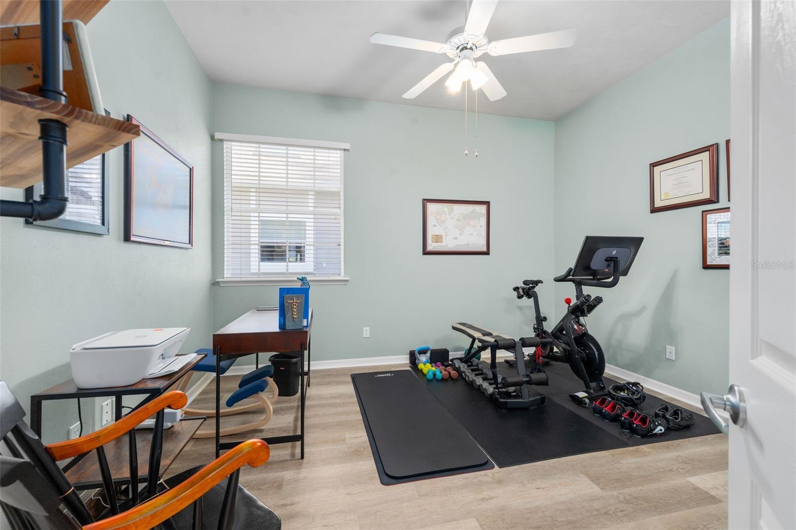 Image 26 of 41 For 10232 52nd Avenue