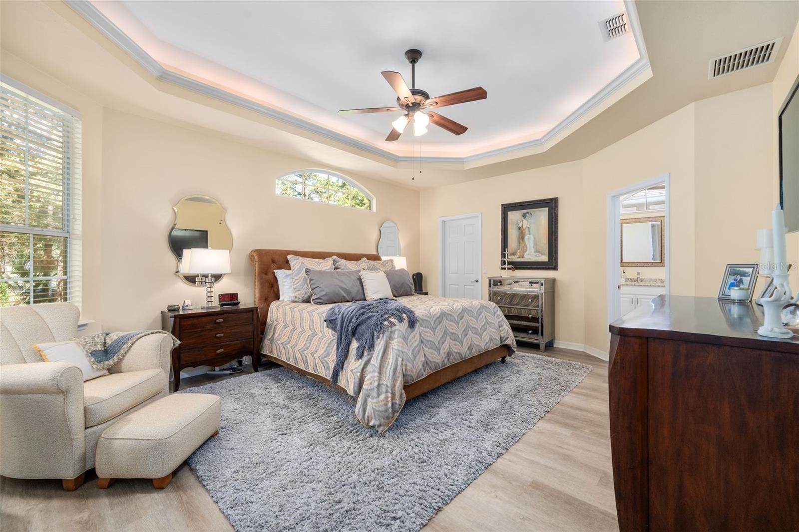 Image 5 of 41 For 10232 52nd Avenue