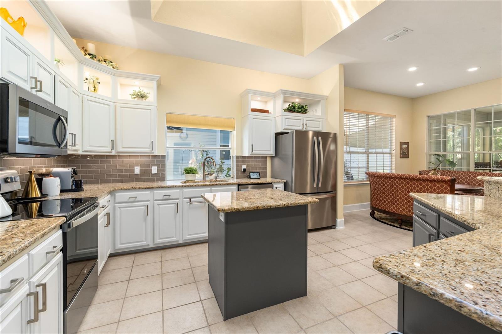 Image 6 of 41 For 10232 52nd Avenue