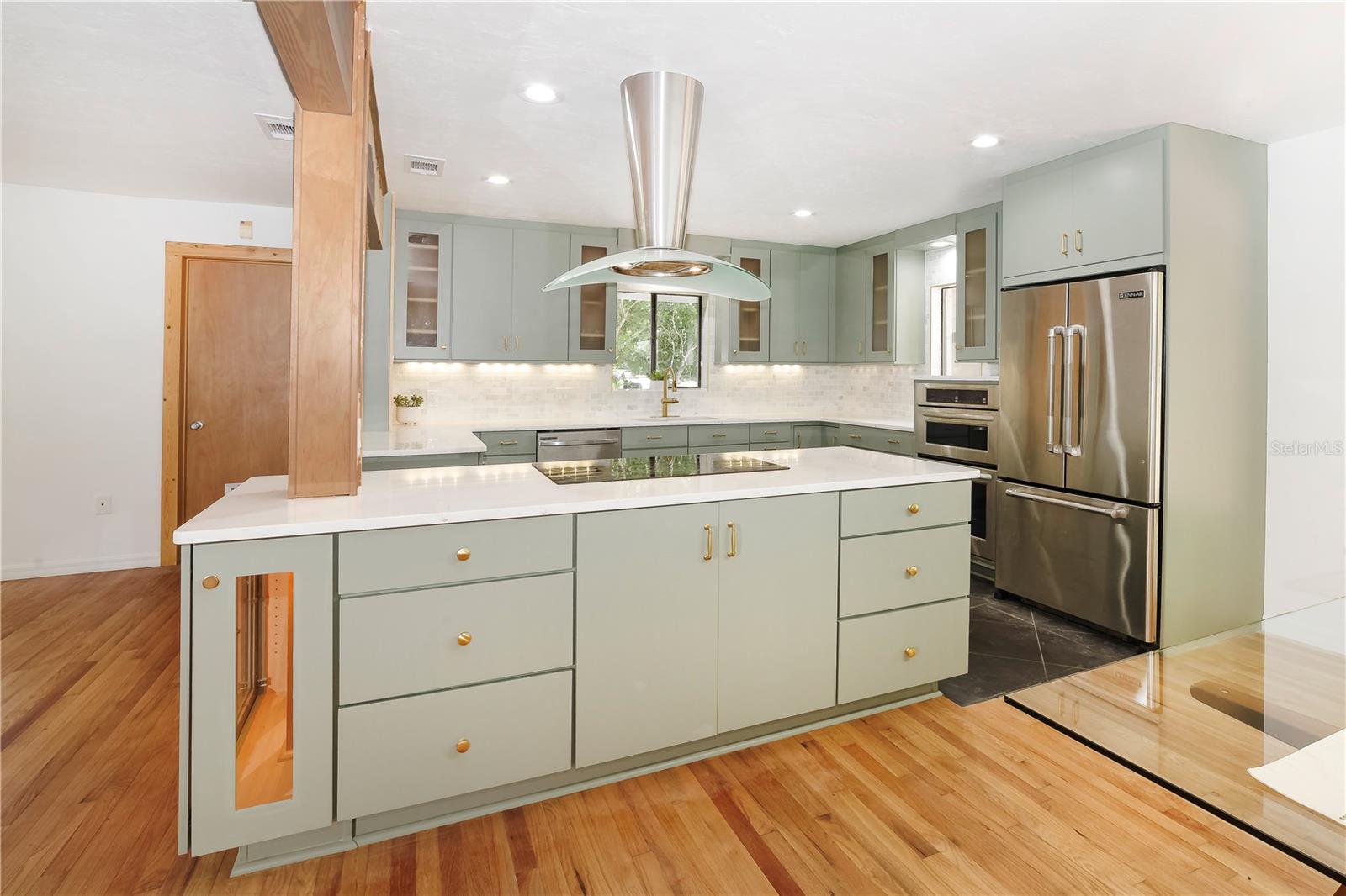 Image 14 of 53 For 5629 97th Street