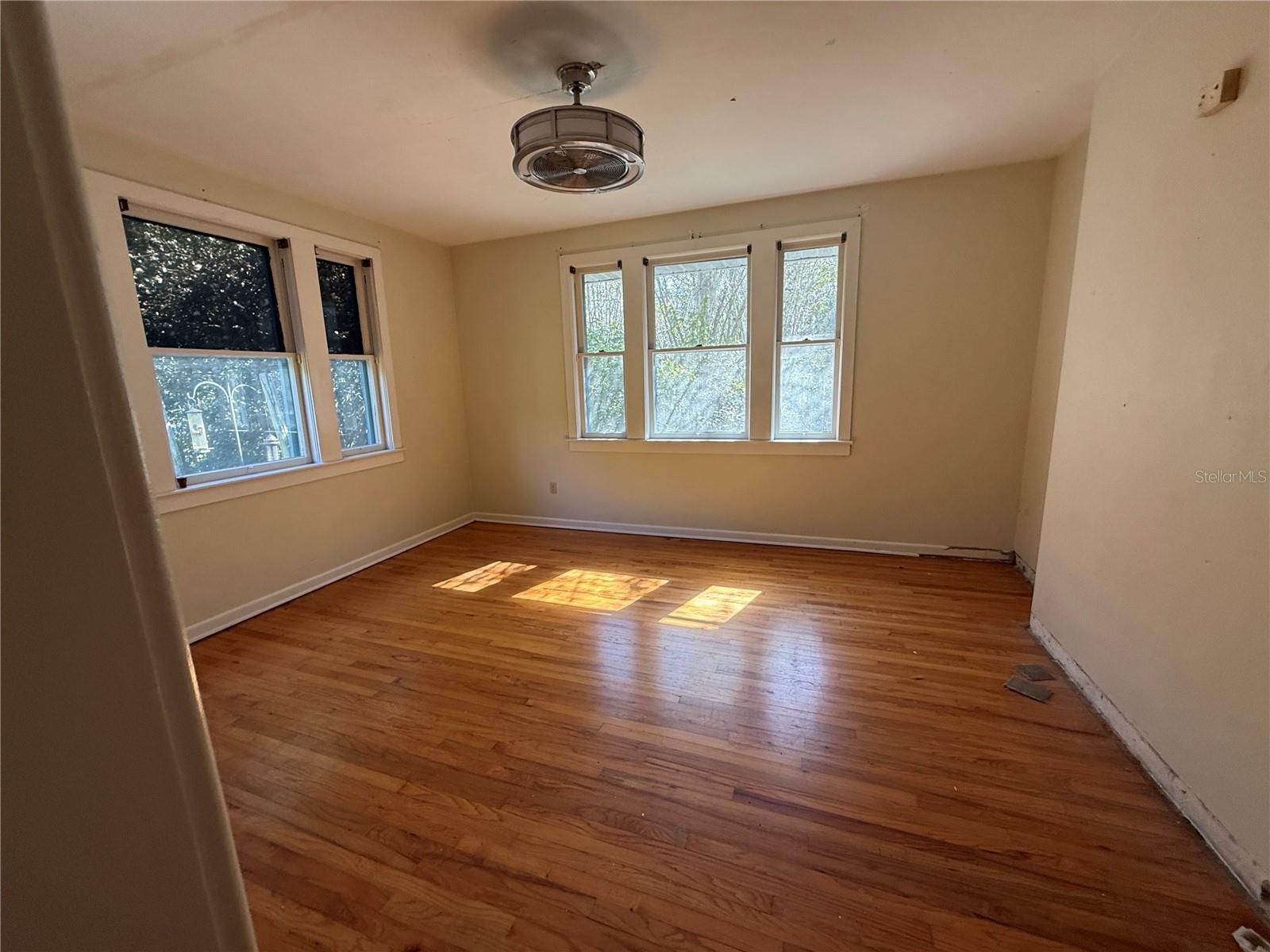 Image 7 of 17 For 404 10th Avenue