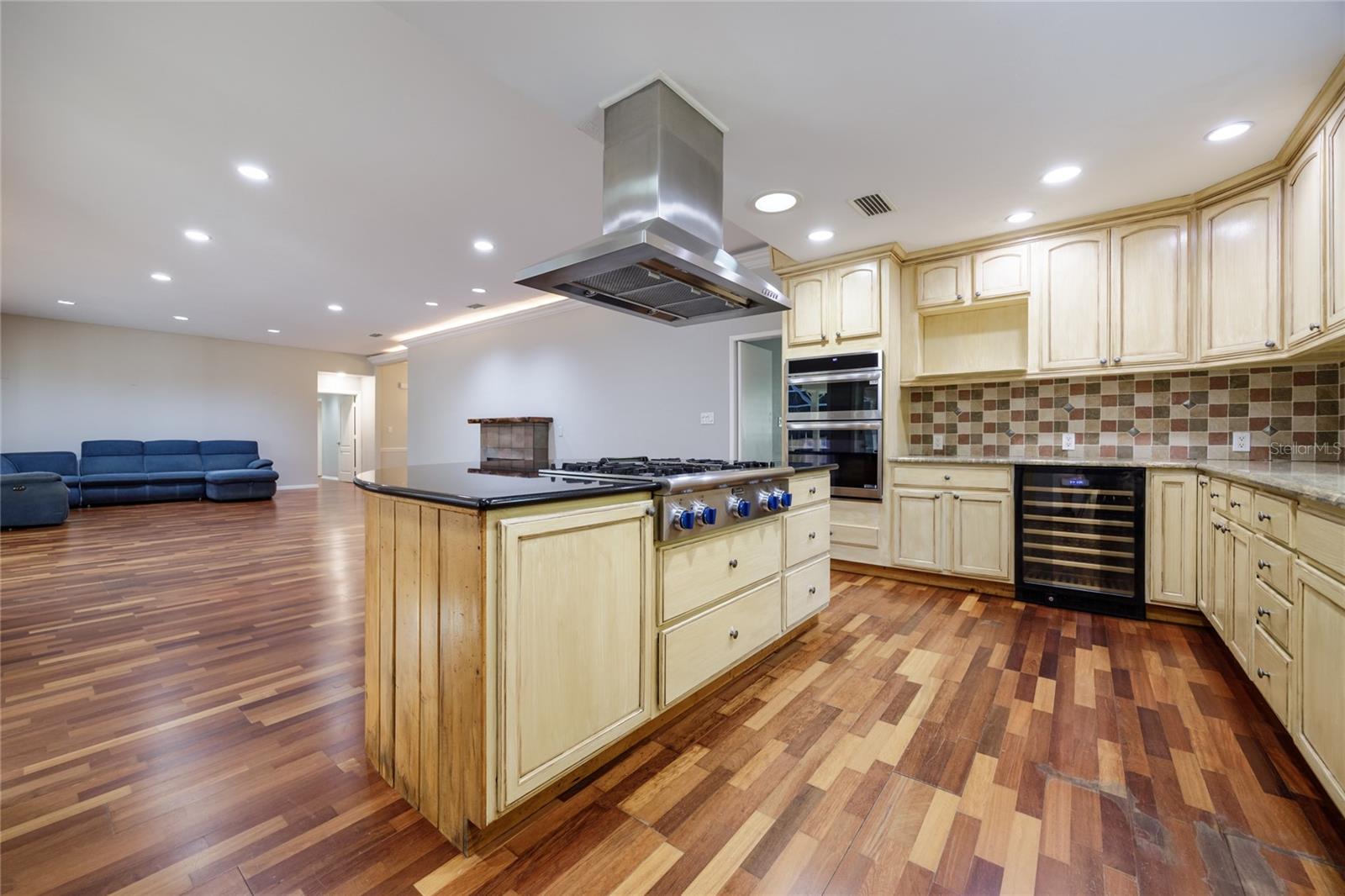 Image 17 of 67 For 7911 36th Avenue