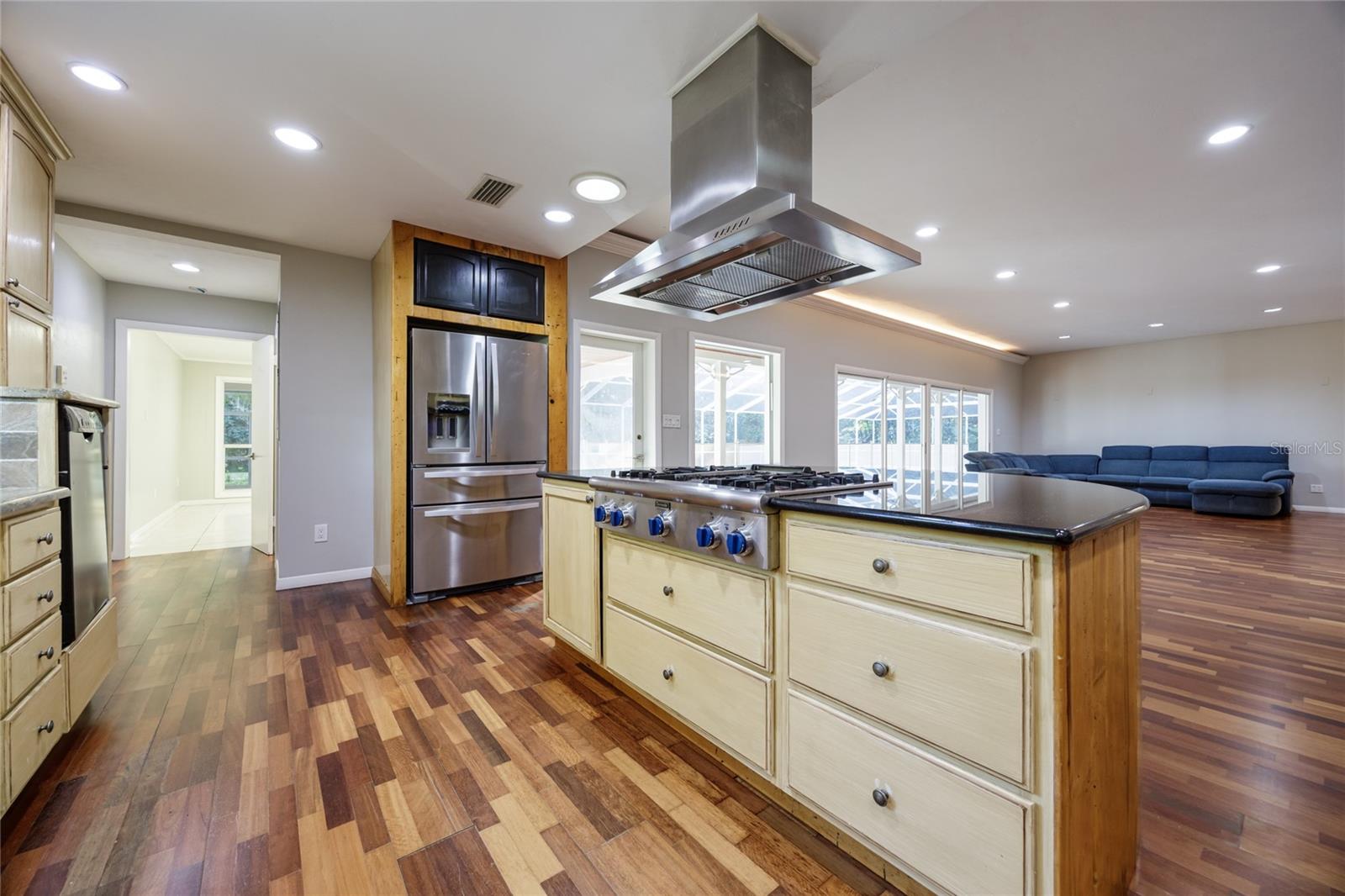 Image 19 of 67 For 7911 36th Avenue