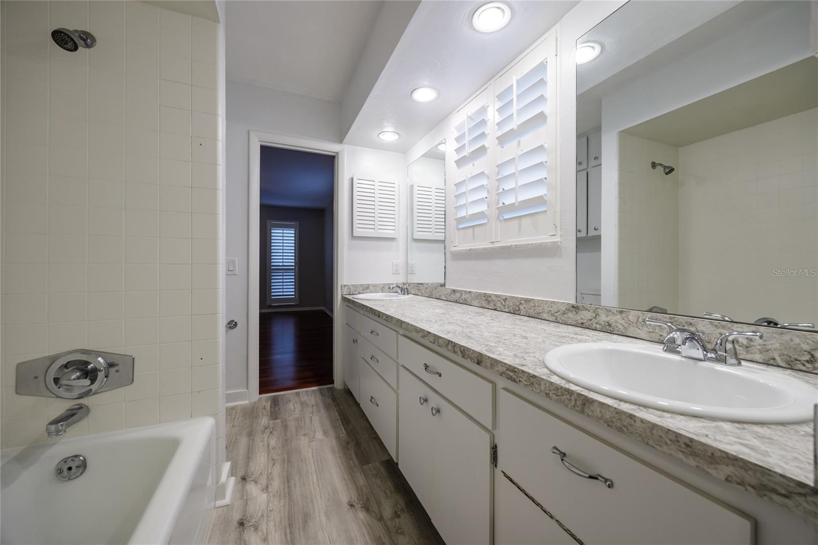 Image 42 of 67 For 7911 36th Avenue