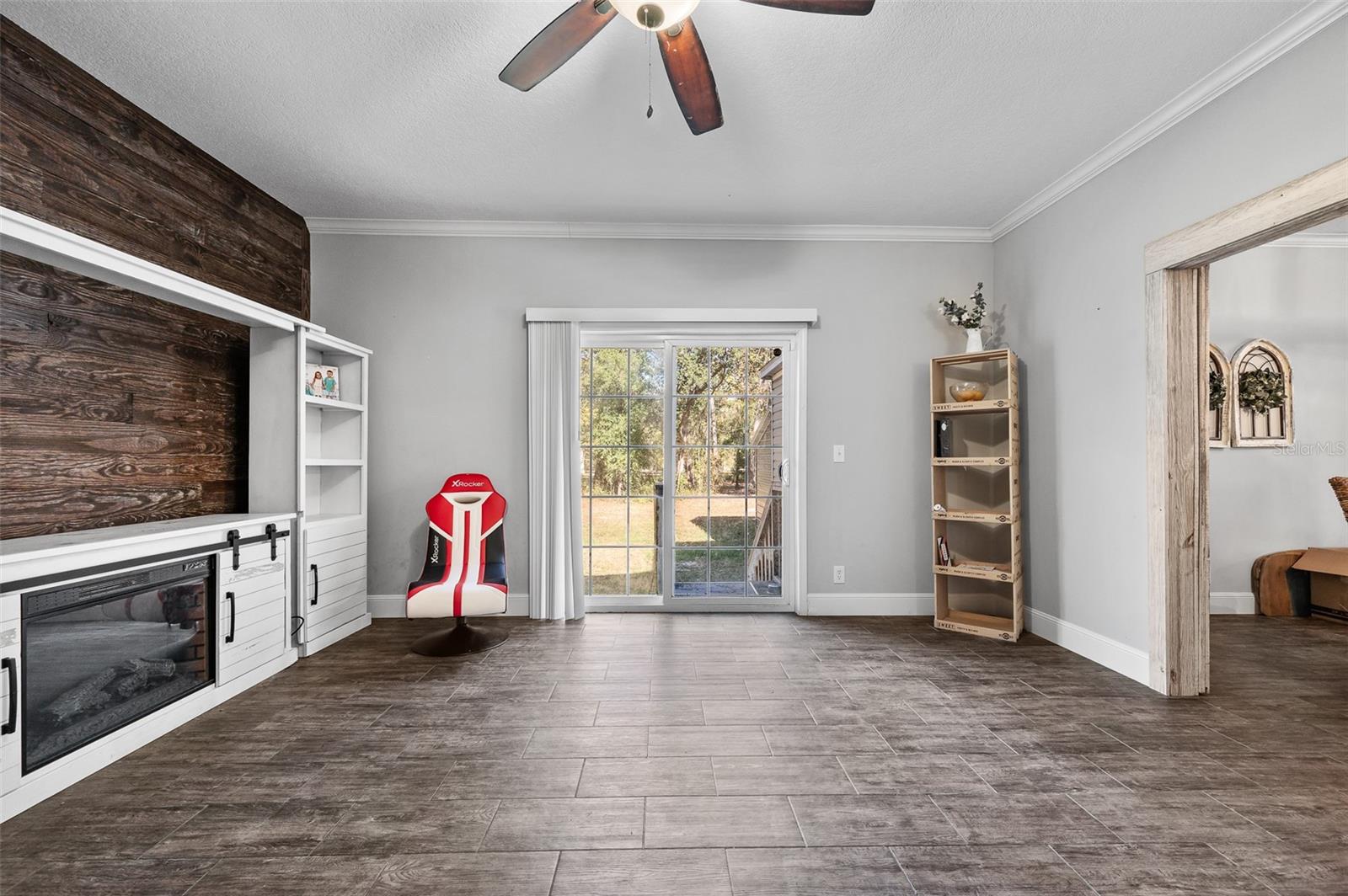 Image 18 of 36 For 289 Adrienne Glen