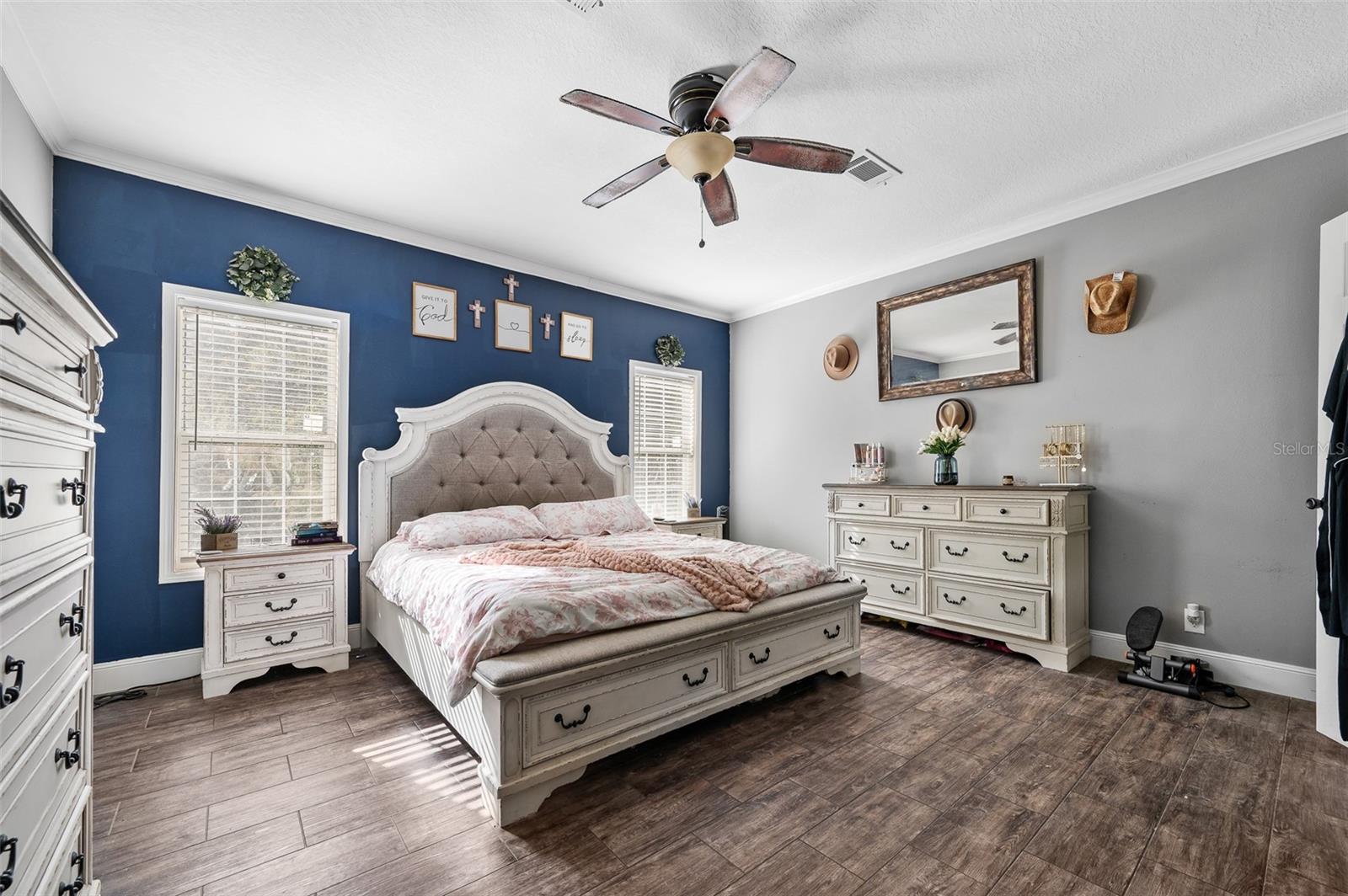 Image 21 of 36 For 289 Adrienne Glen