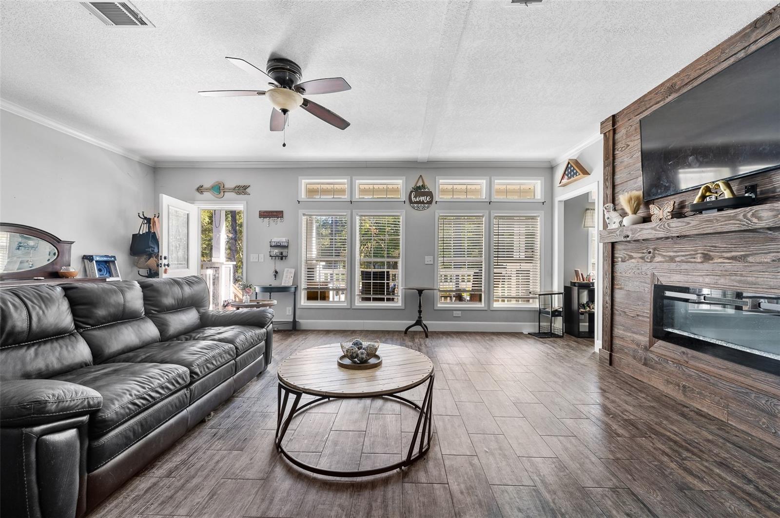 Image 8 of 36 For 289 Adrienne Glen