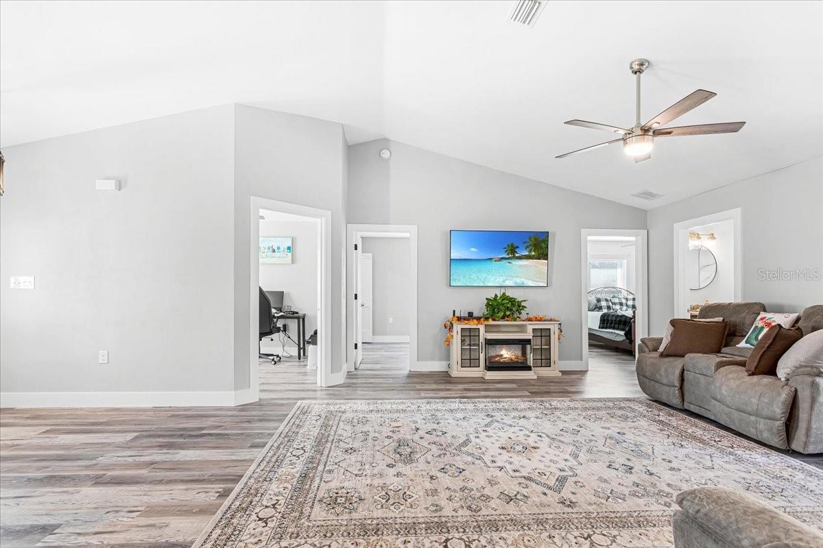 Image 4 of 34 For 11778 167th Avenue