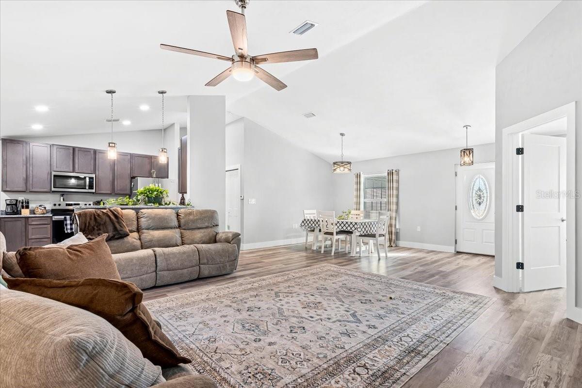 Image 5 of 34 For 11778 167th Avenue