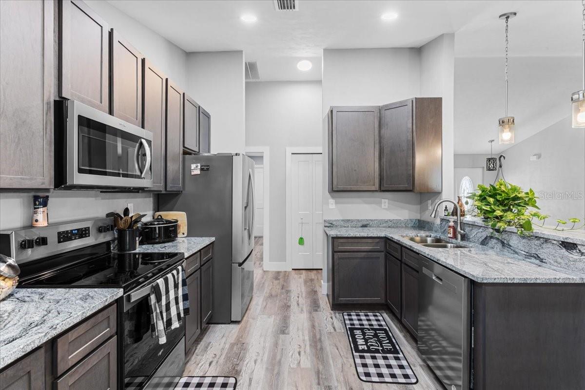 Image 7 of 34 For 11778 167th Avenue