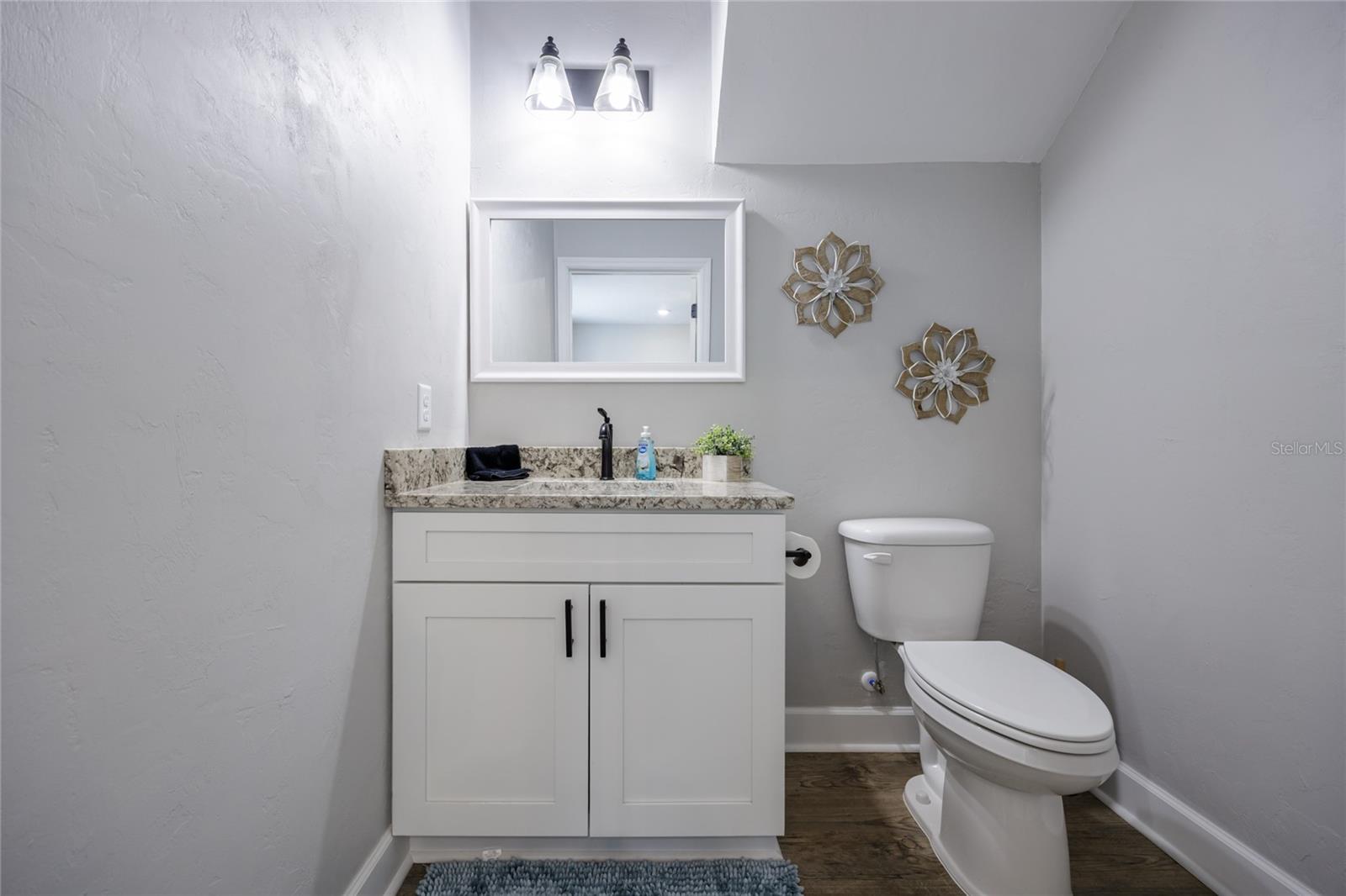 Image 18 of 42 For 11904 Cedar Drive