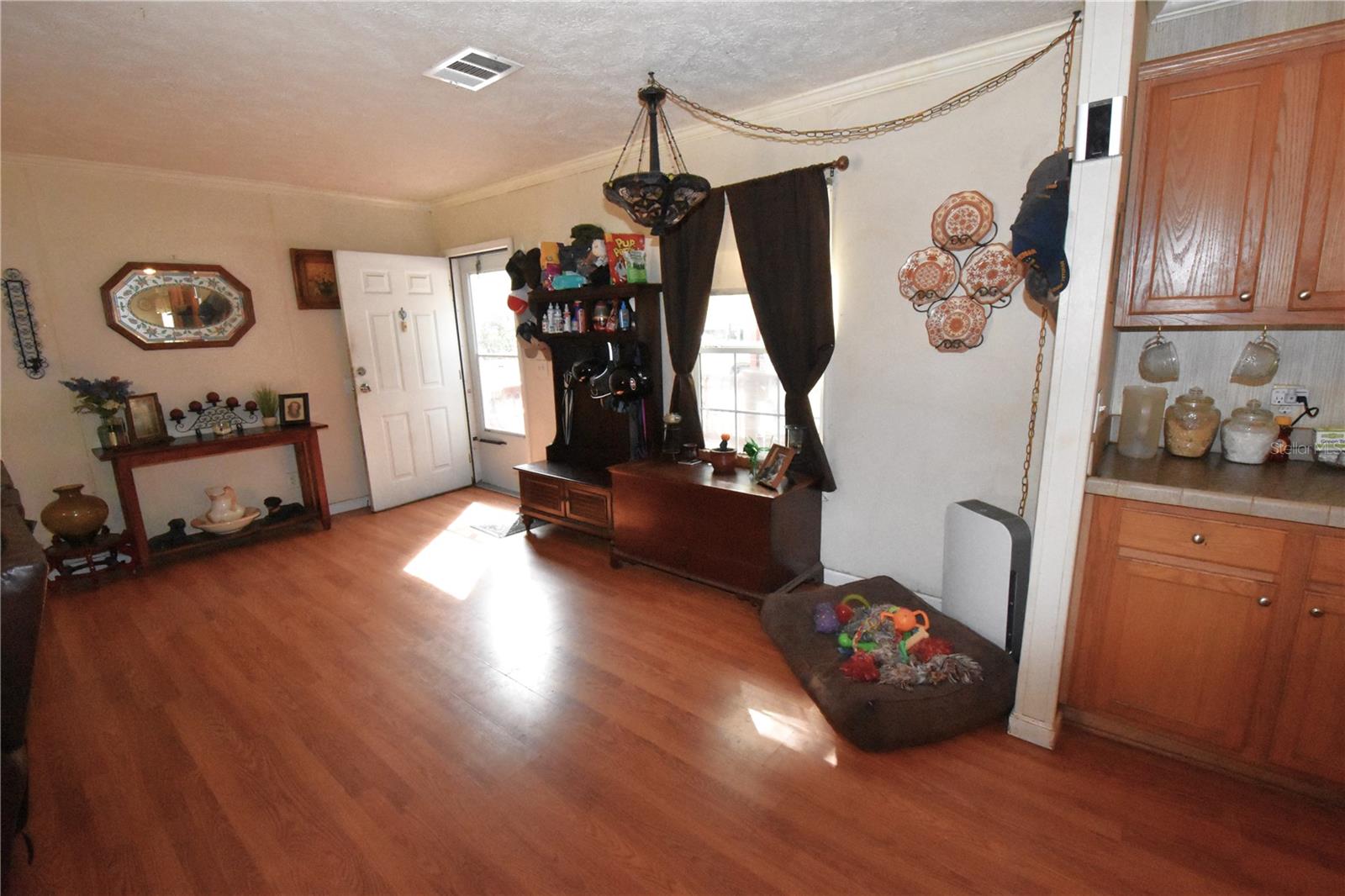 Image 23 of 63 For 126 Terrell Street