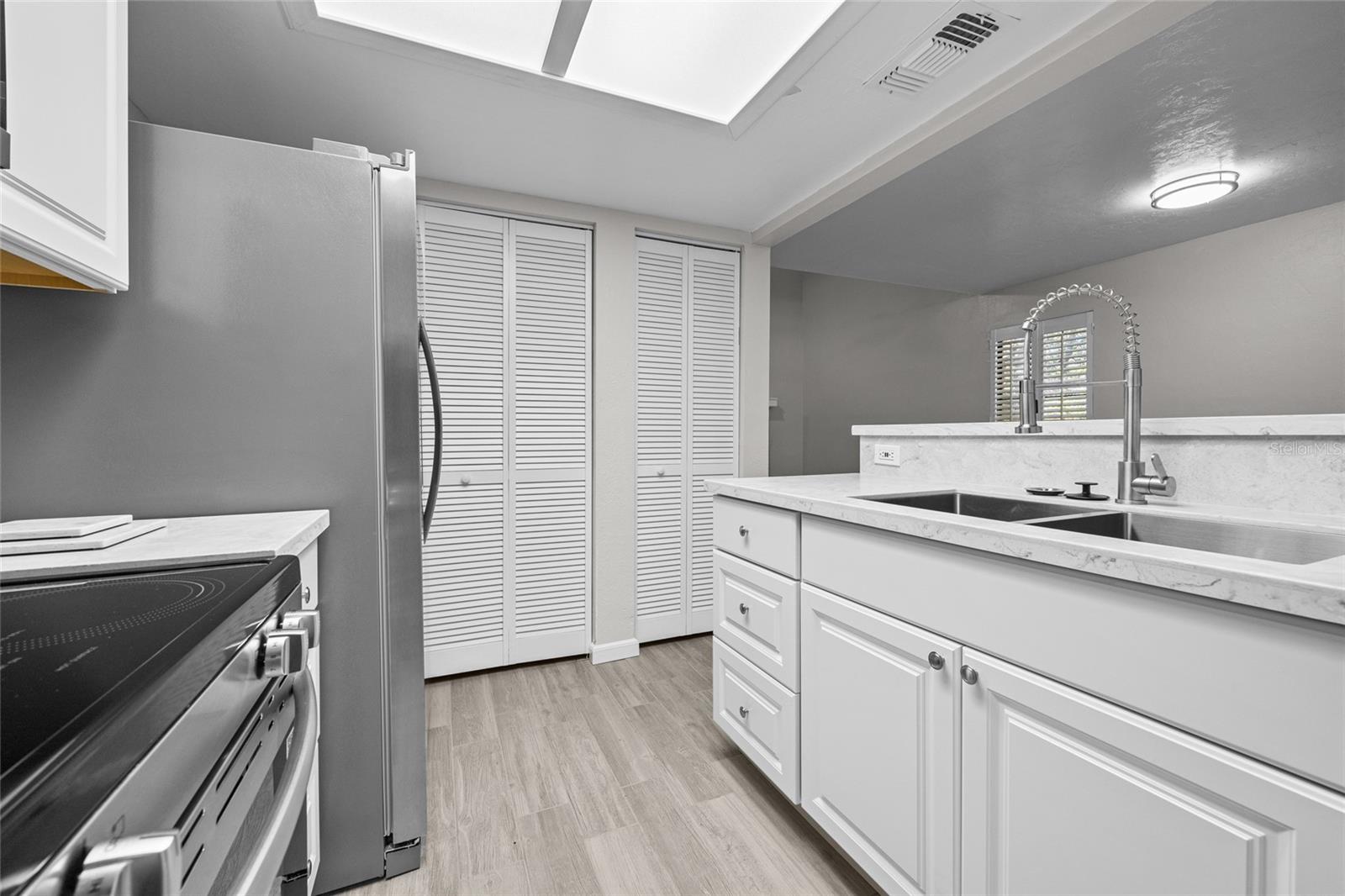 Image 19 of 24 For 7018 52nd Terrace