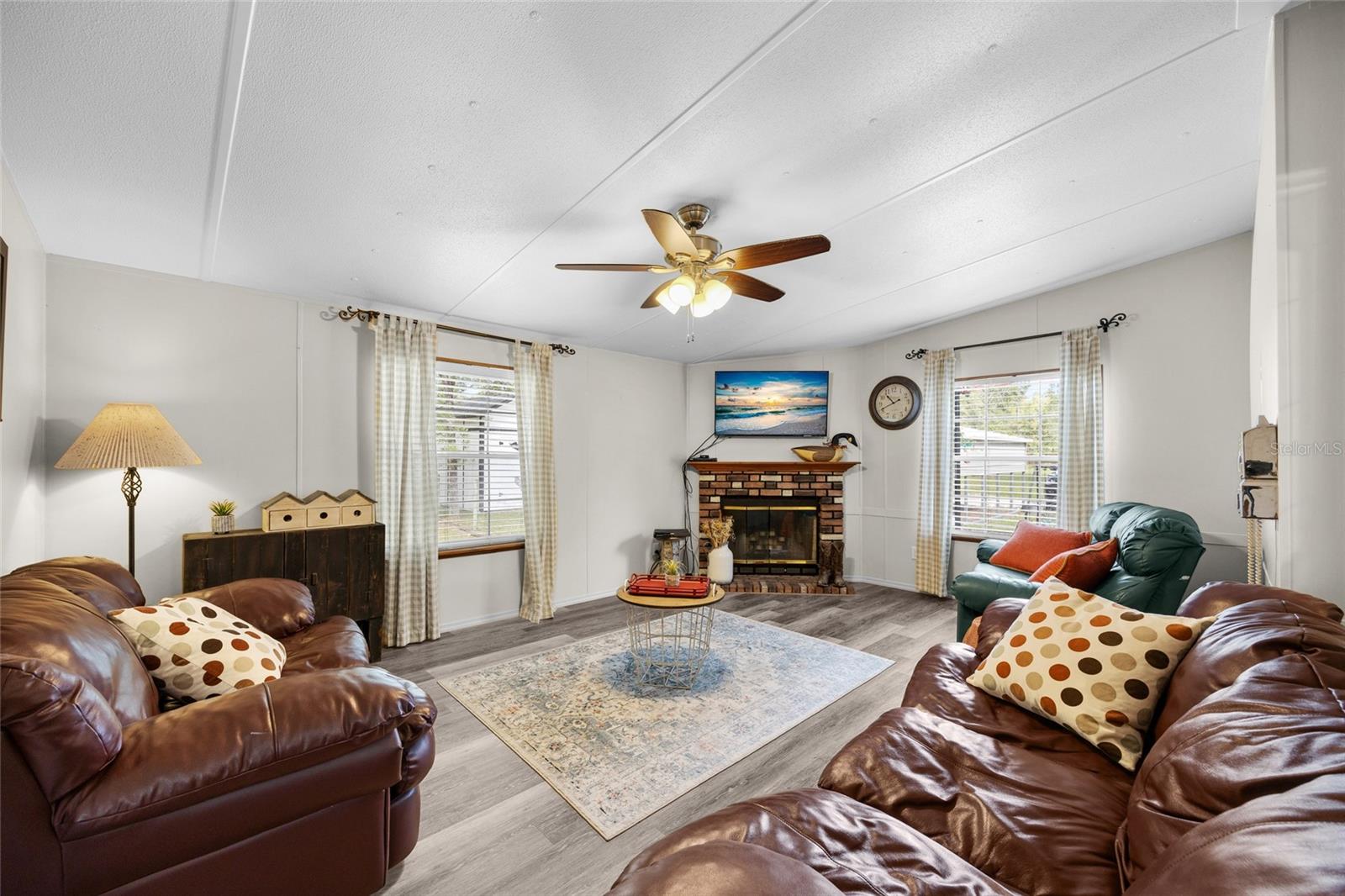 Image 3 of 35 For 3639 80th Avenue