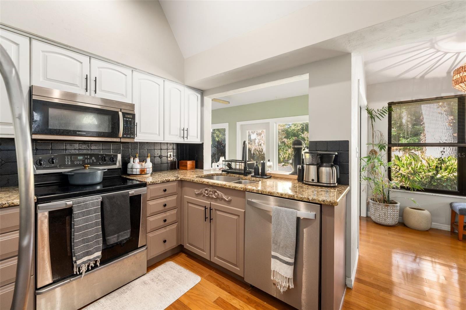 Image 12 of 36 For 1018 82nd Terrace