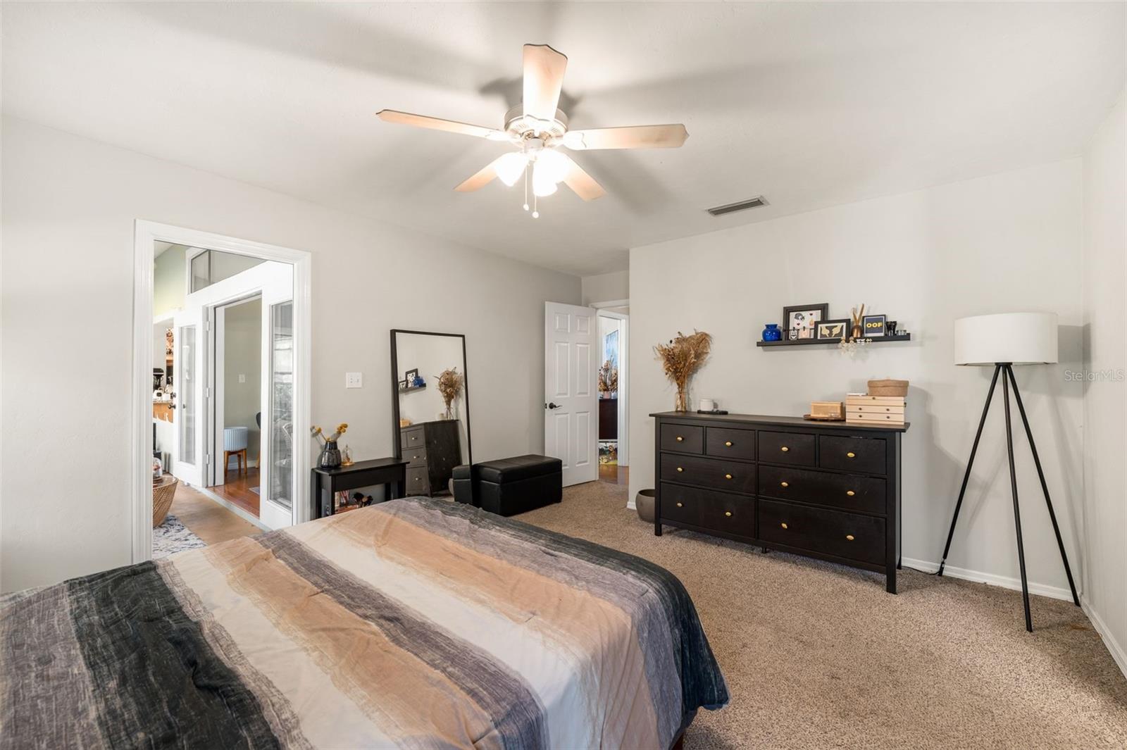 Image 18 of 36 For 1018 82nd Terrace