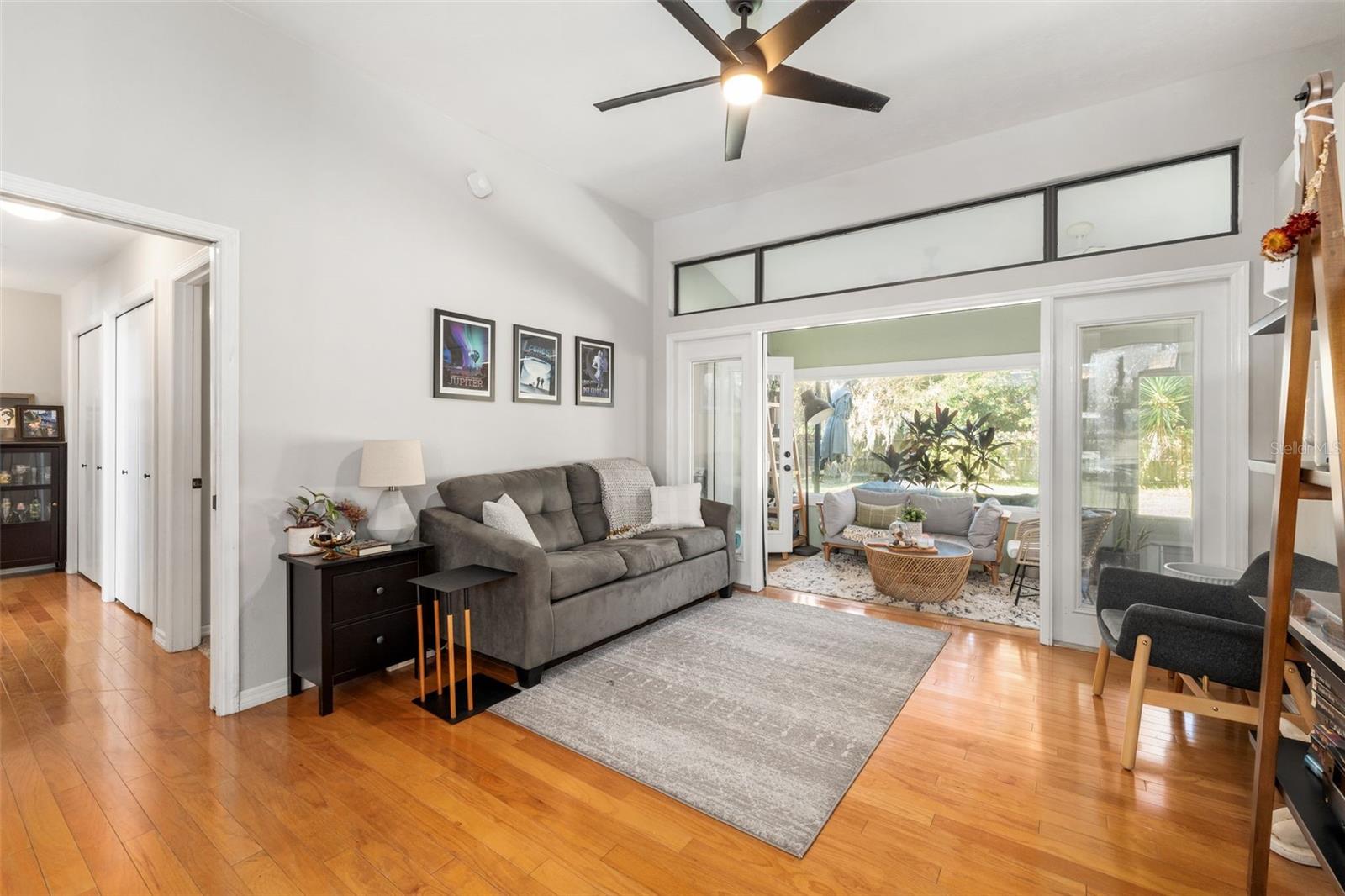 Image 4 of 36 For 1018 82nd Terrace