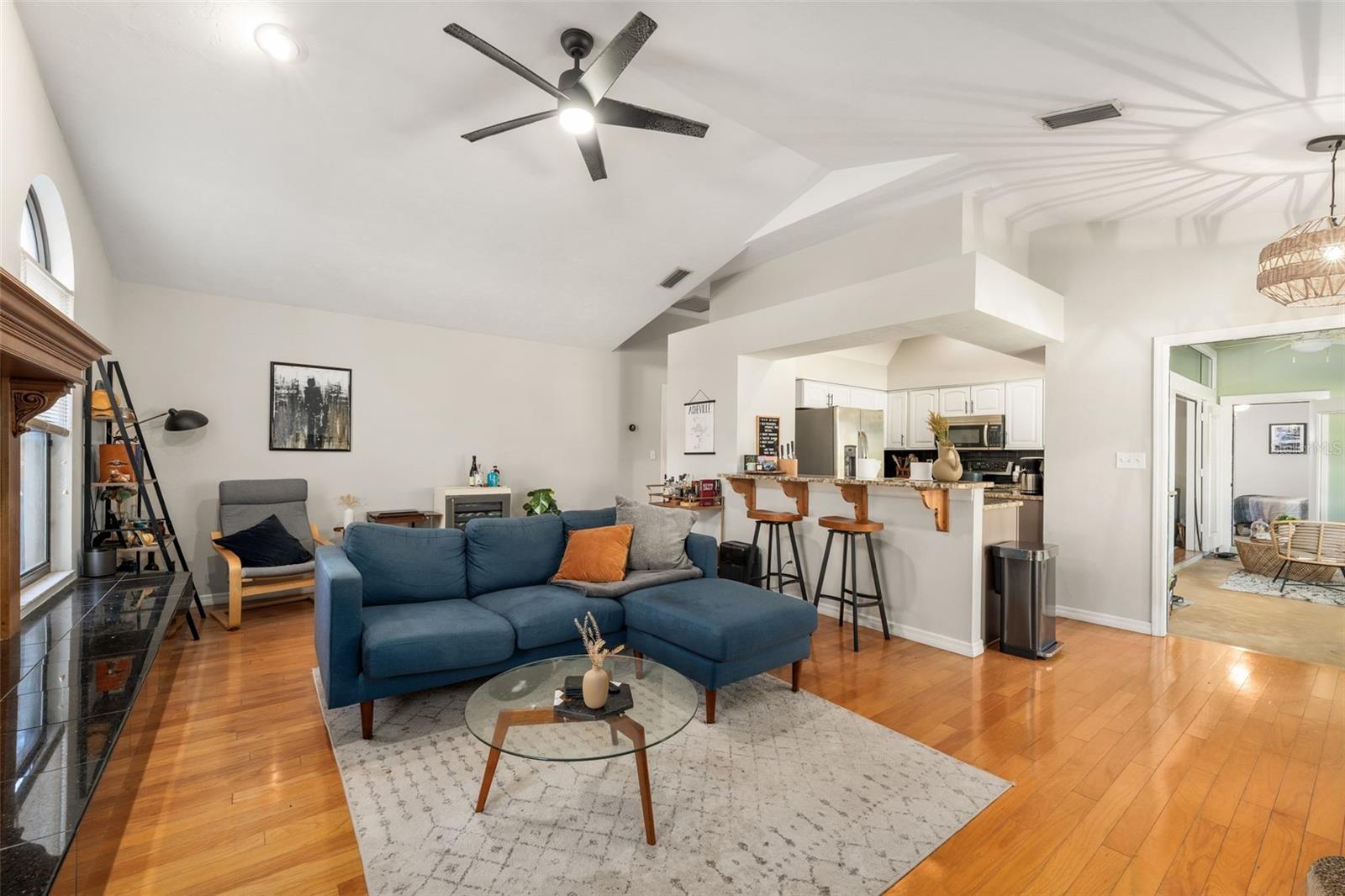 Image 9 of 36 For 1018 82nd Terrace