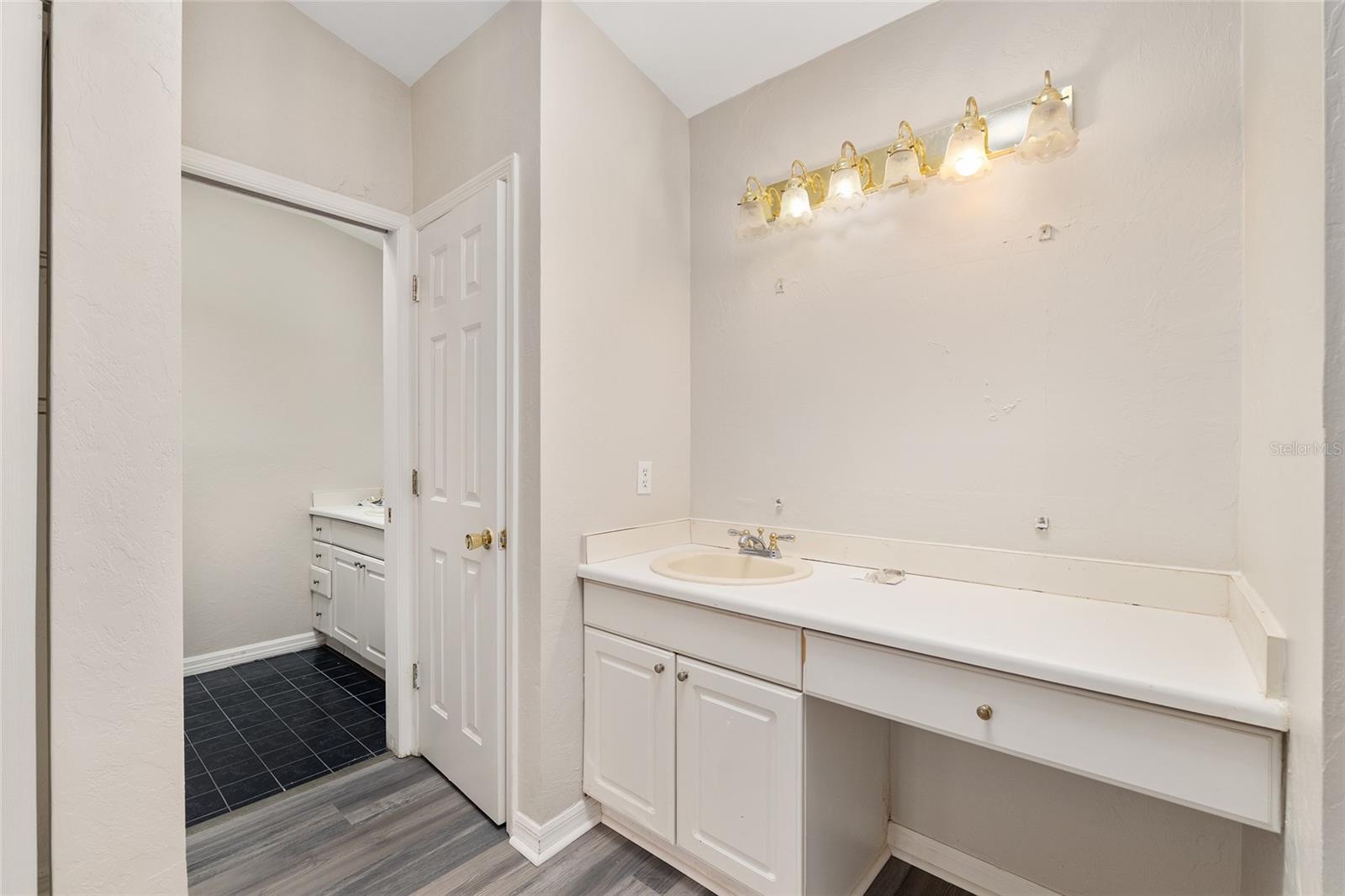 Image 15 of 32 For 1135 12th Avenue