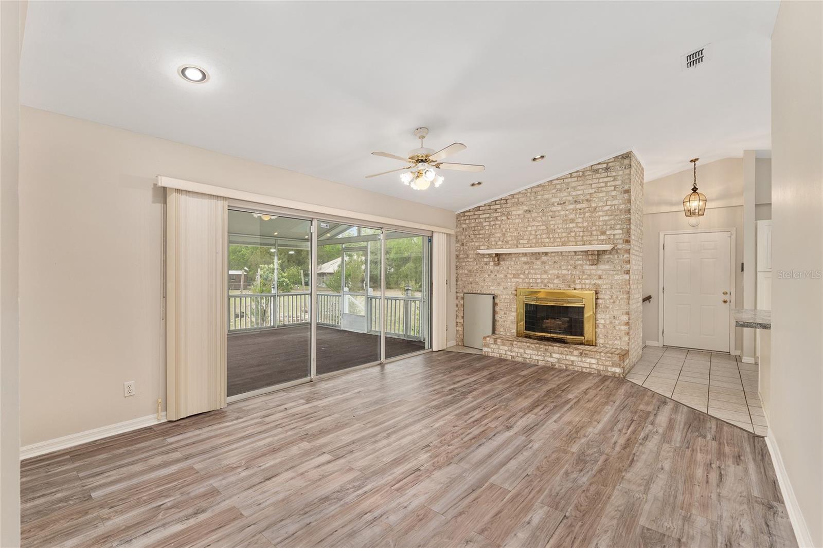 Image 5 of 32 For 1135 12th Avenue