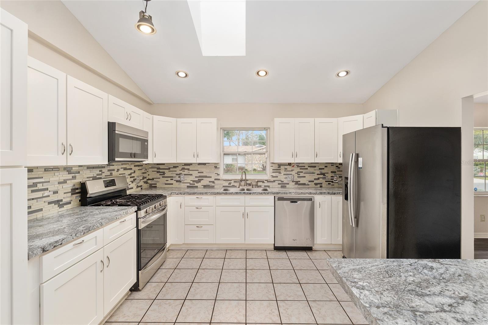 Image 6 of 32 For 1135 12th Avenue