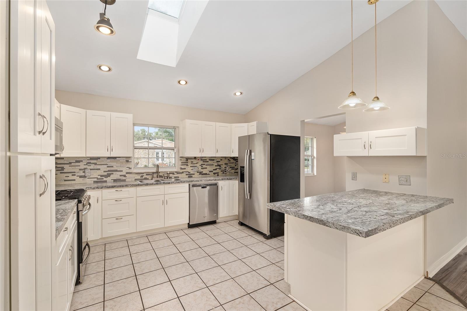 Image 9 of 32 For 1135 12th Avenue