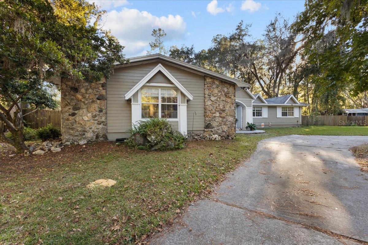 Image 2 of 49 For 5609 53rd Court