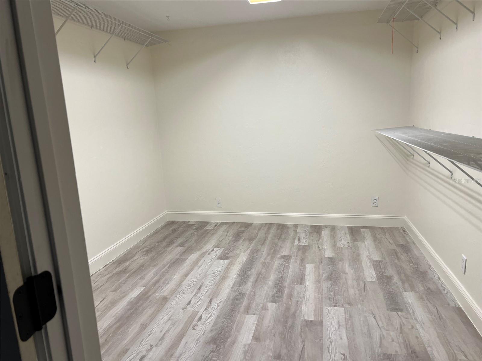 Image 20 of 49 For 5609 53rd Court