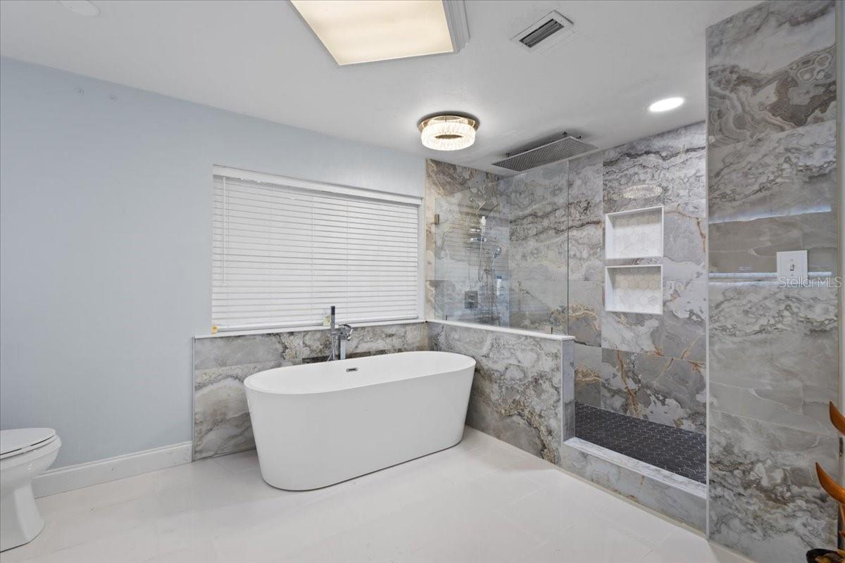 Image 23 of 49 For 5609 53rd Court