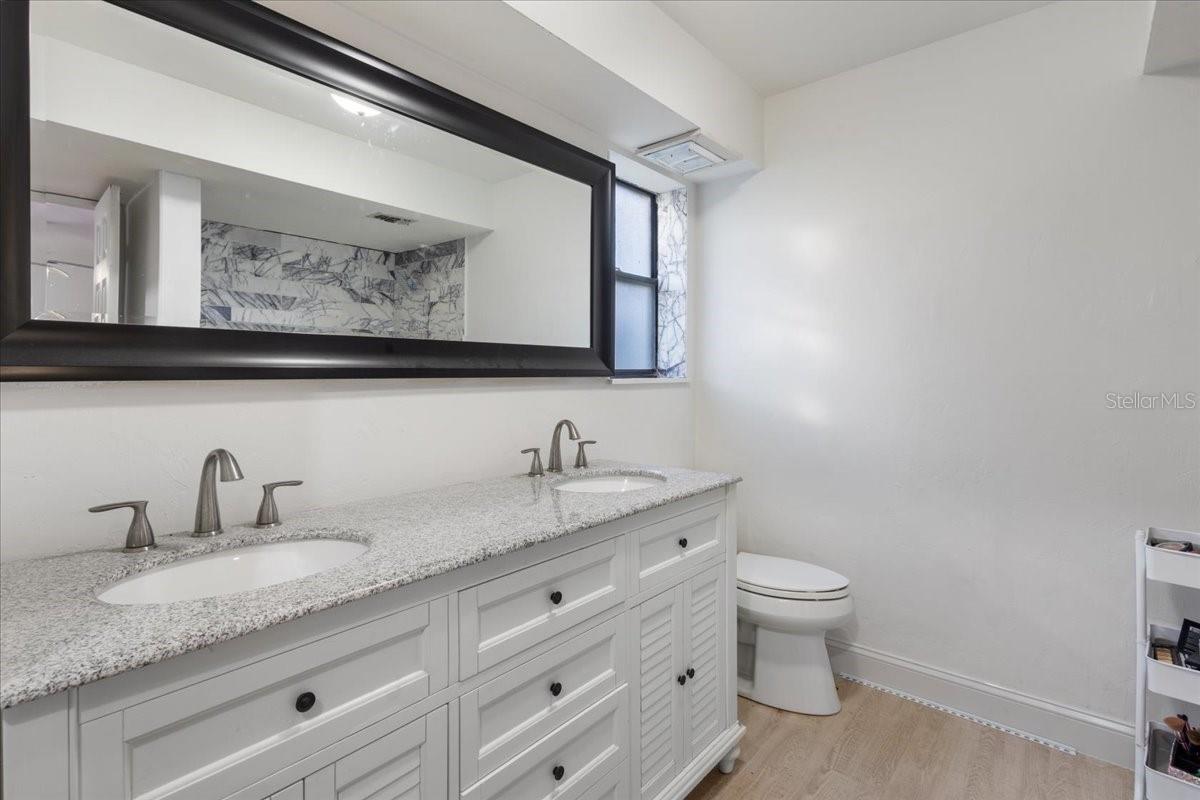 Image 26 of 49 For 5609 53rd Court