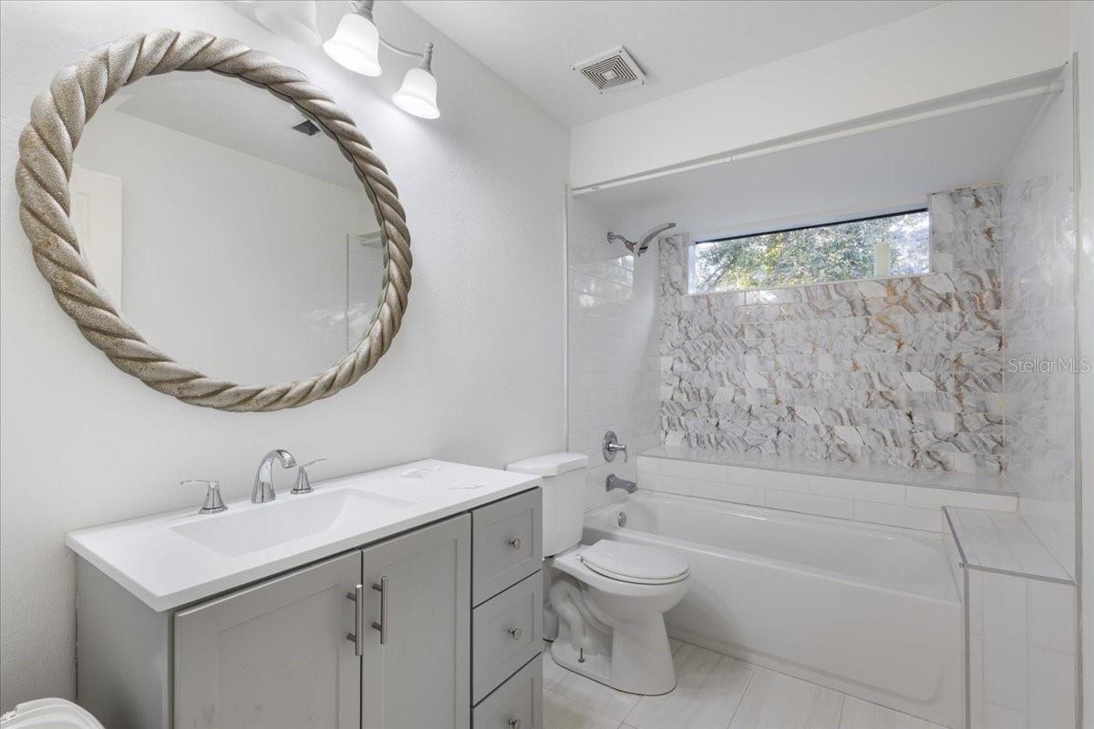 Image 32 of 49 For 5609 53rd Court