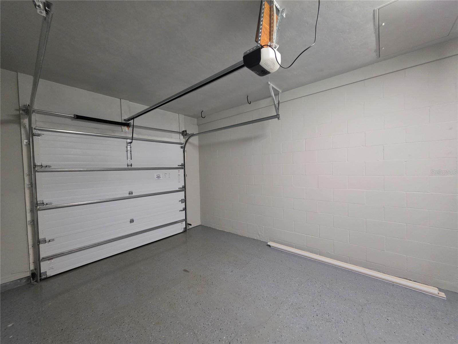 Image 17 of 23 For 13200 Newberry Road 101