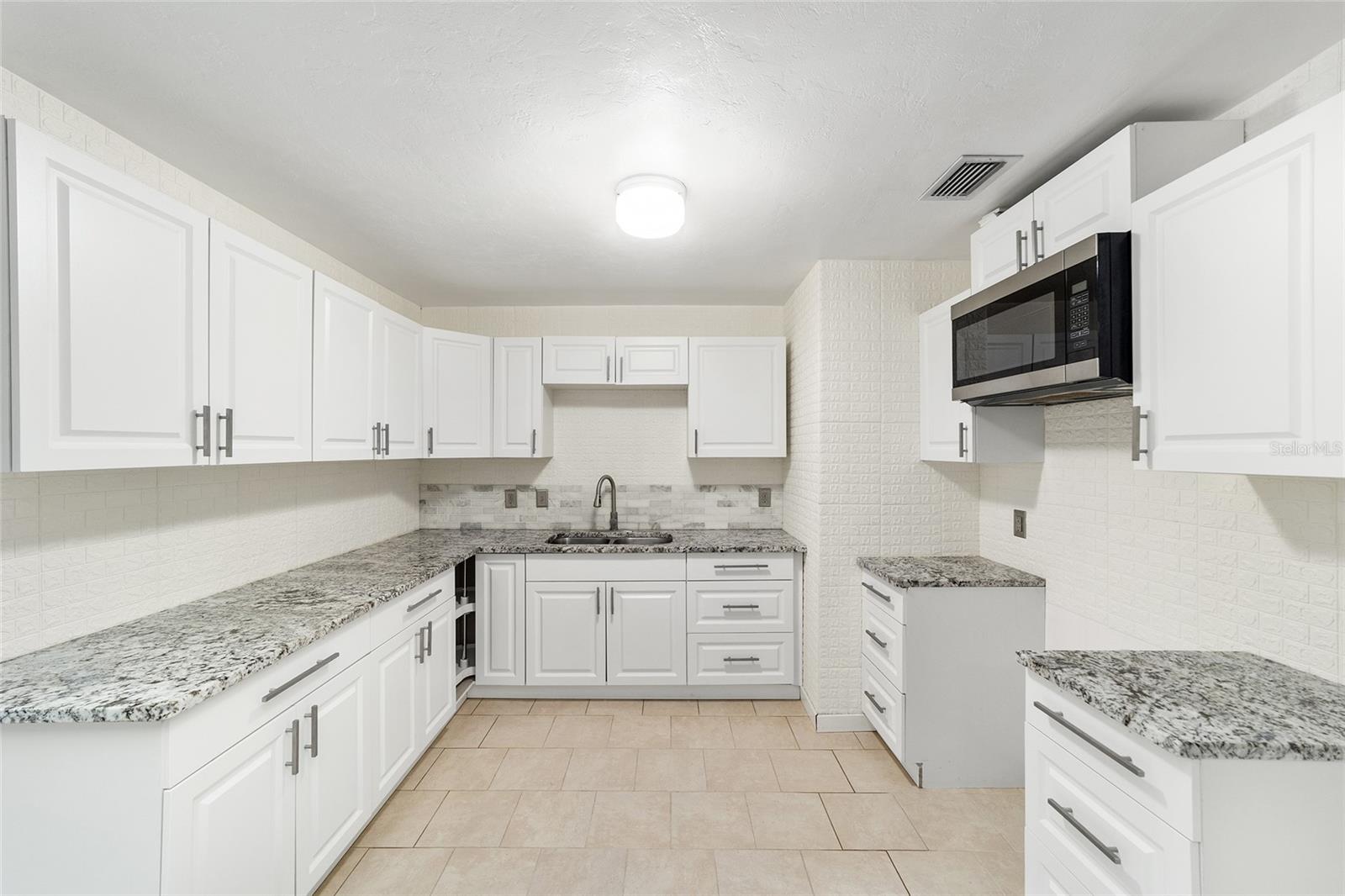 Image 11 of 35 For 16305 118th Place