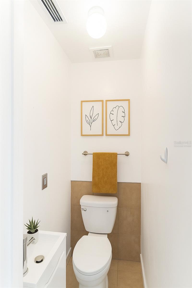 Image 17 of 35 For 16305 118th Place