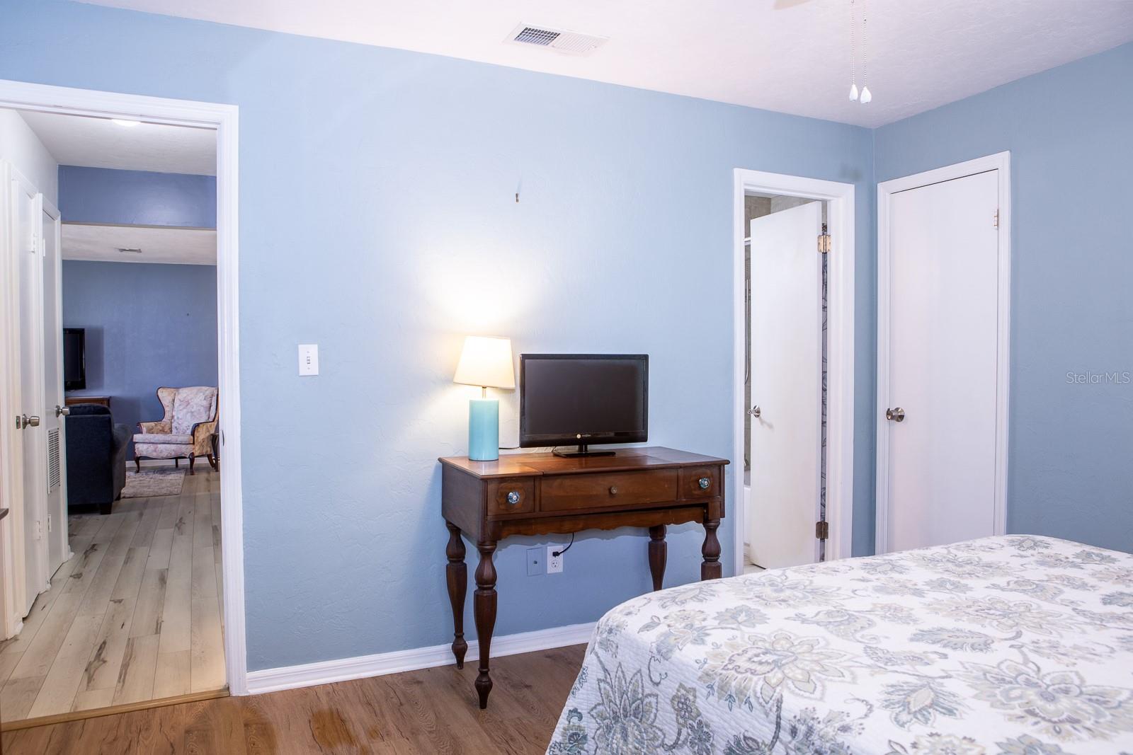 Image 11 of 29 For 6624 29th Terrace