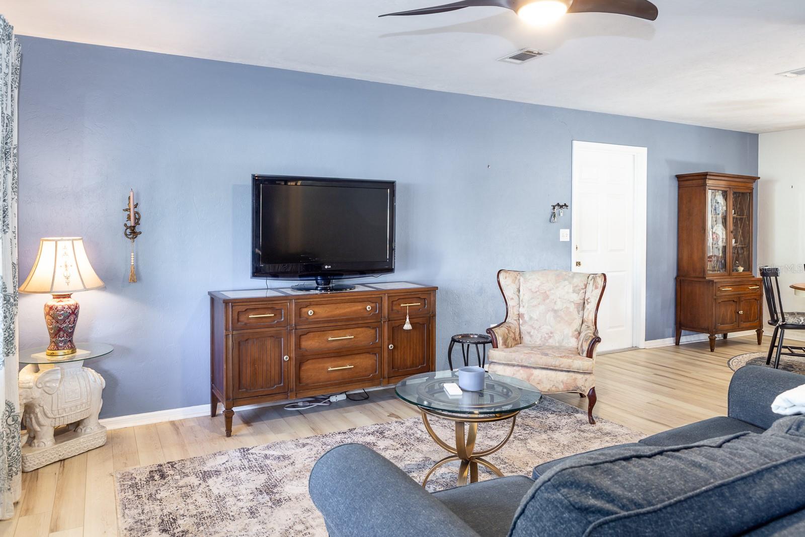 Image 4 of 29 For 6624 29th Terrace