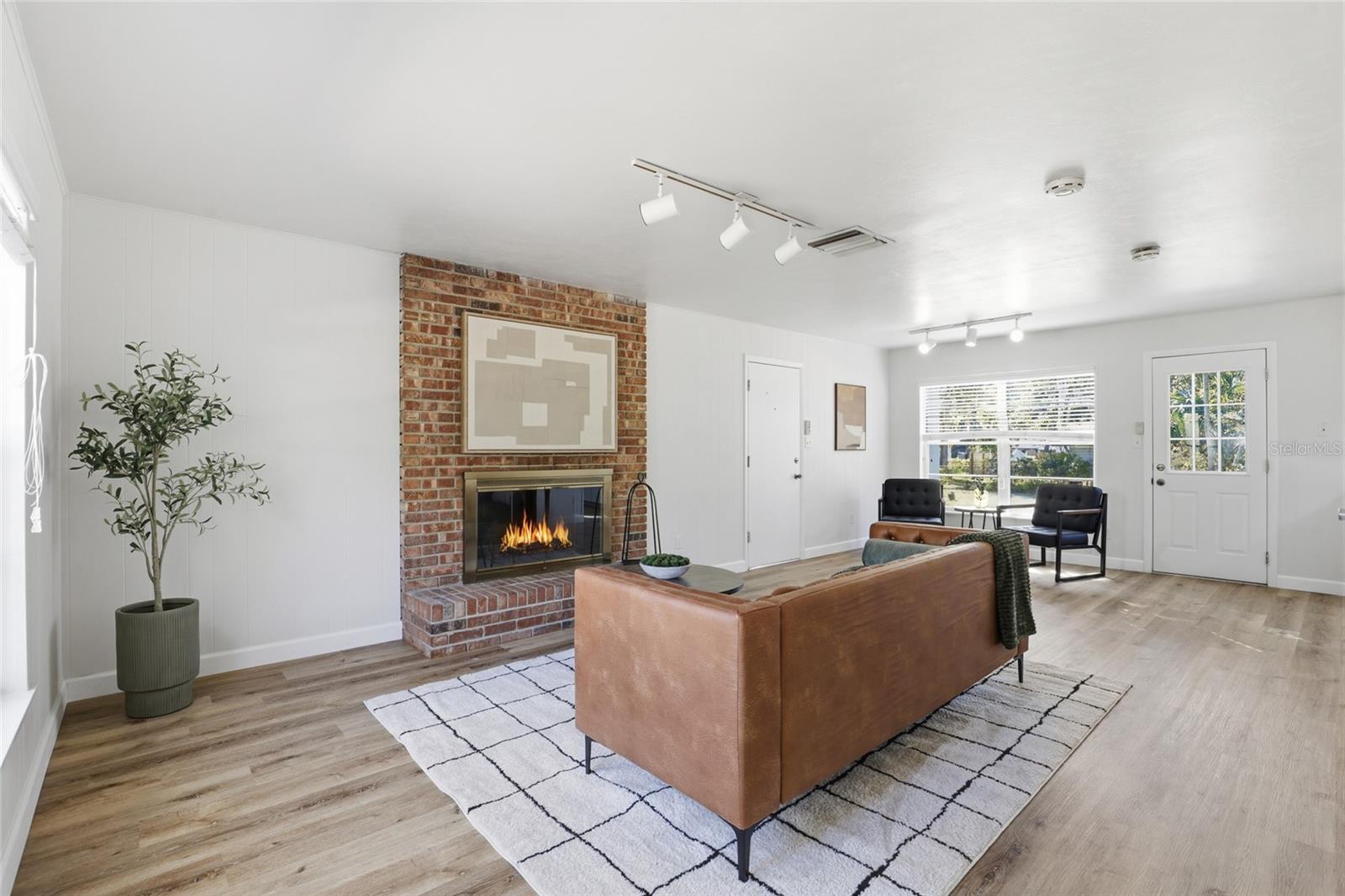 Image 4 of 21 For 4411 14th Place