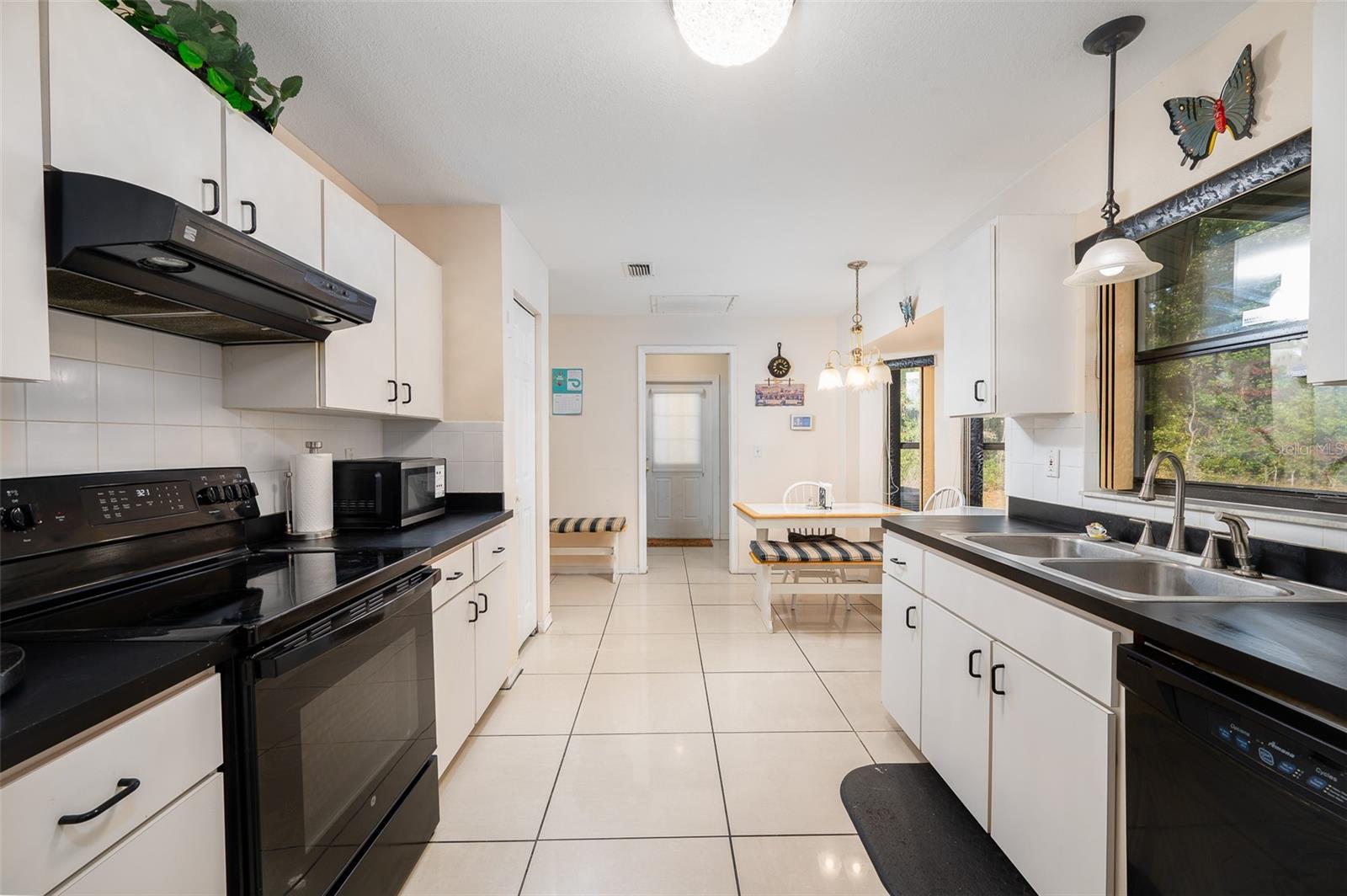 Image 11 of 39 For 10117 170th Street