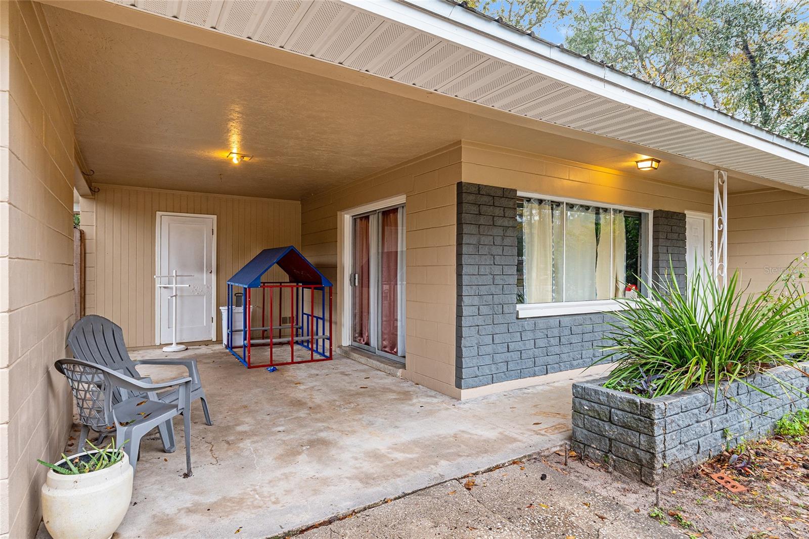 Image 29 of 43 For 305 34th Street