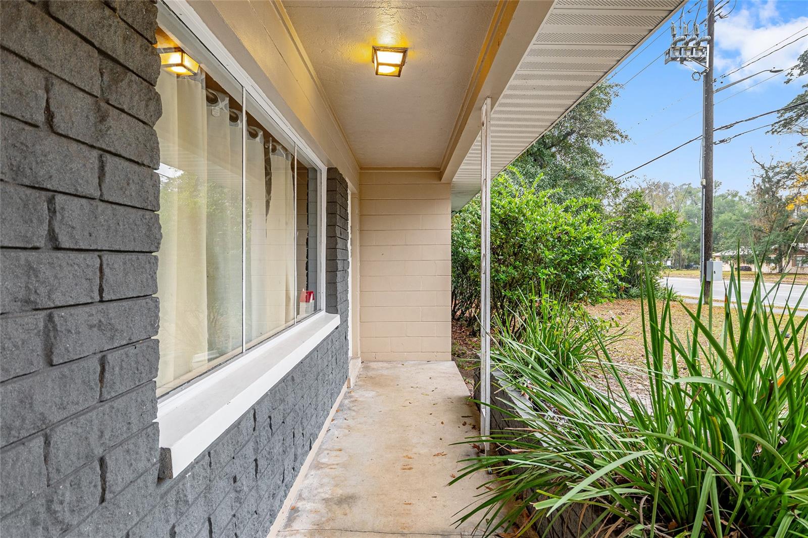 Image 34 of 43 For 305 34th Street