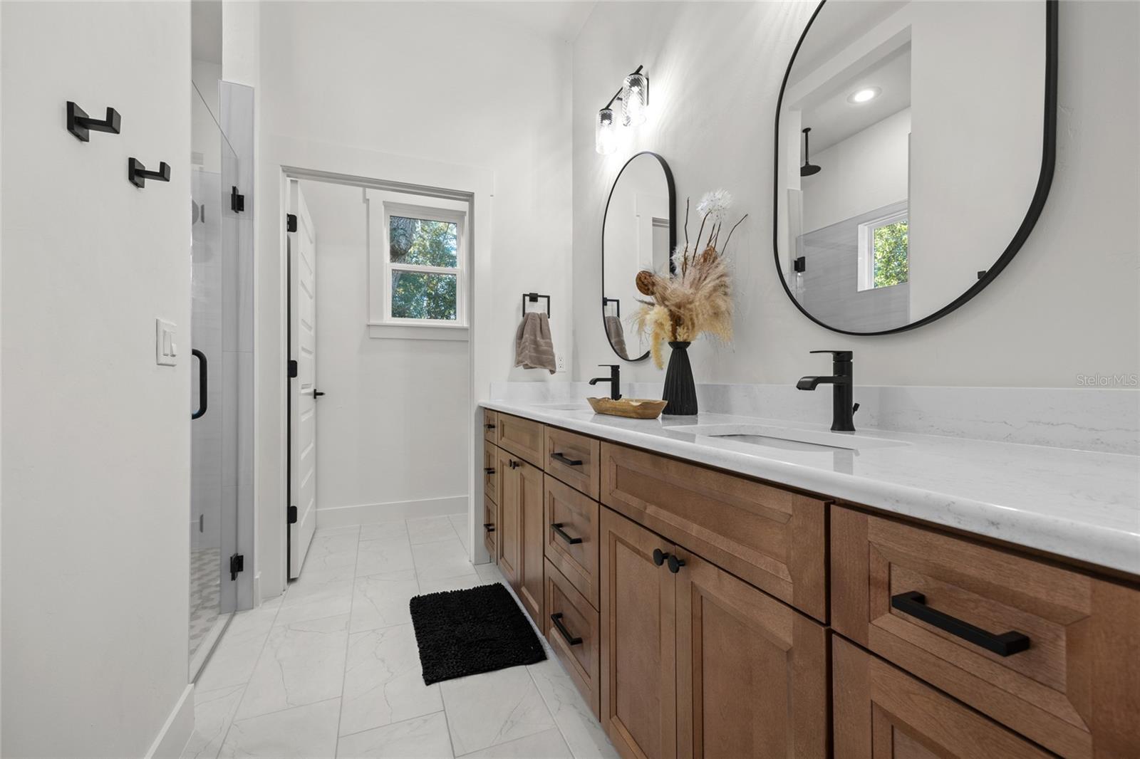 Image 28 of 35 For 19125 High Springs Main Street