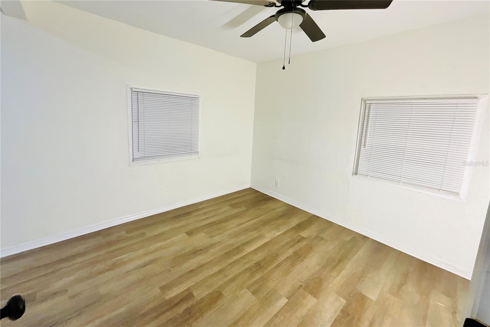 Image 18 of 34 For 18713 Charlotte Avenue