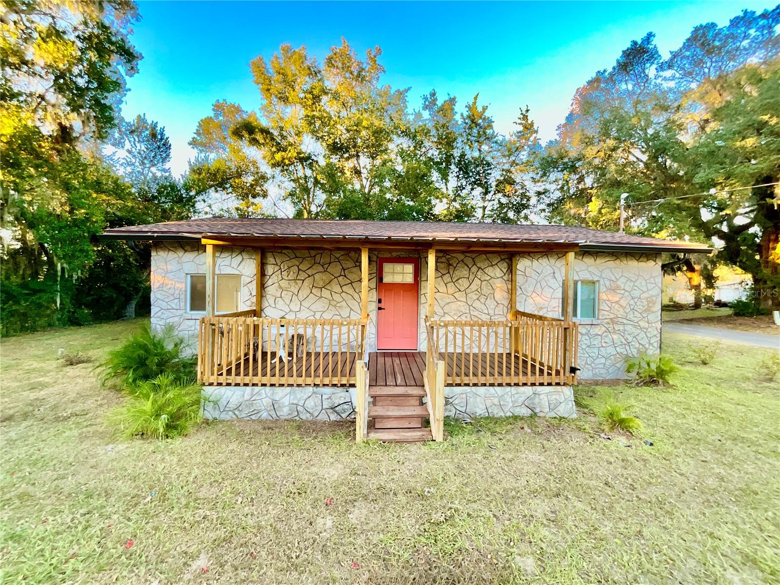 Image 27 of 34 For 18713 Charlotte Avenue