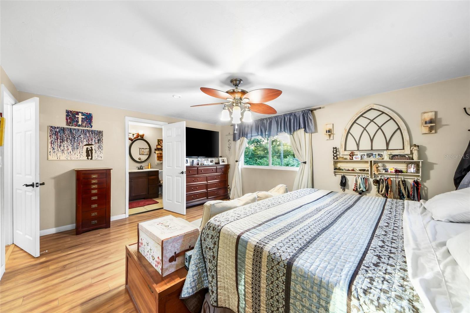 Image 23 of 49 For 1916 21st Street