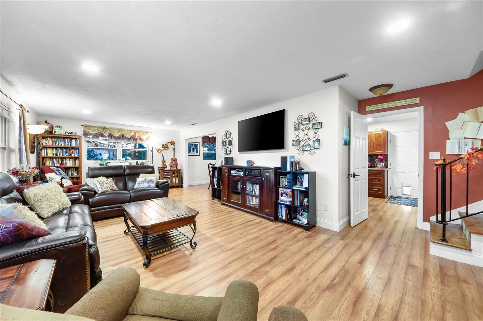 Image 6 of 49 For 1916 21st Street