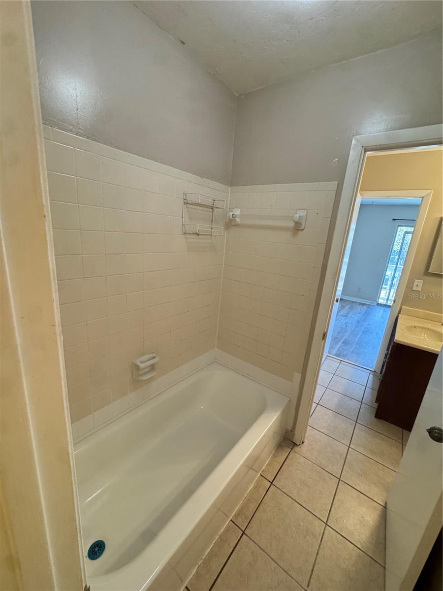 Image 12 of 20 For 4411 34th Street 1001