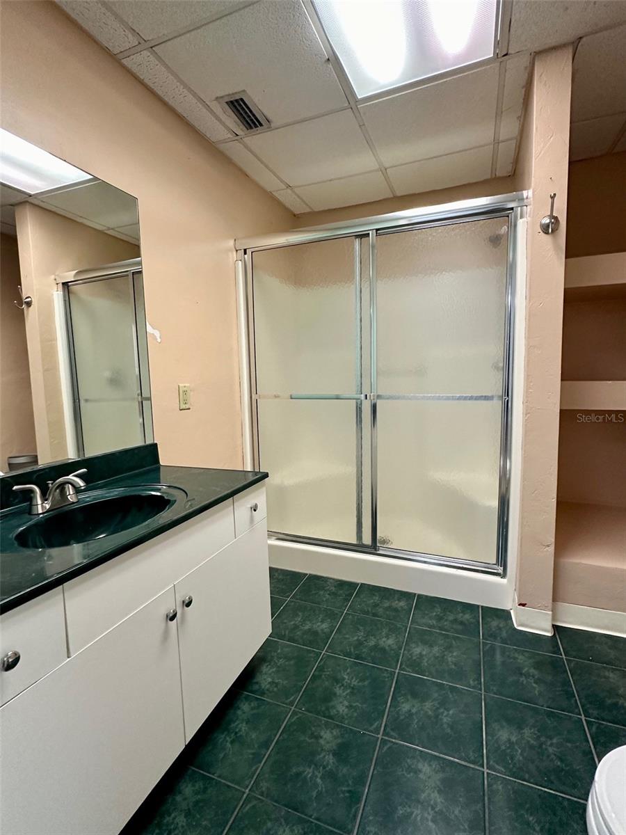 Image 14 of 31 For 905 8th Avenue